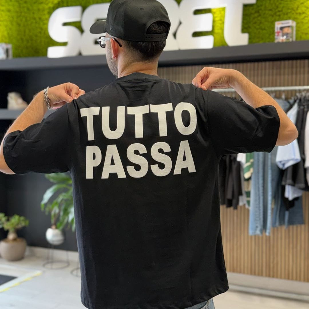 T-Shirt "TUTTO PASSA " black
