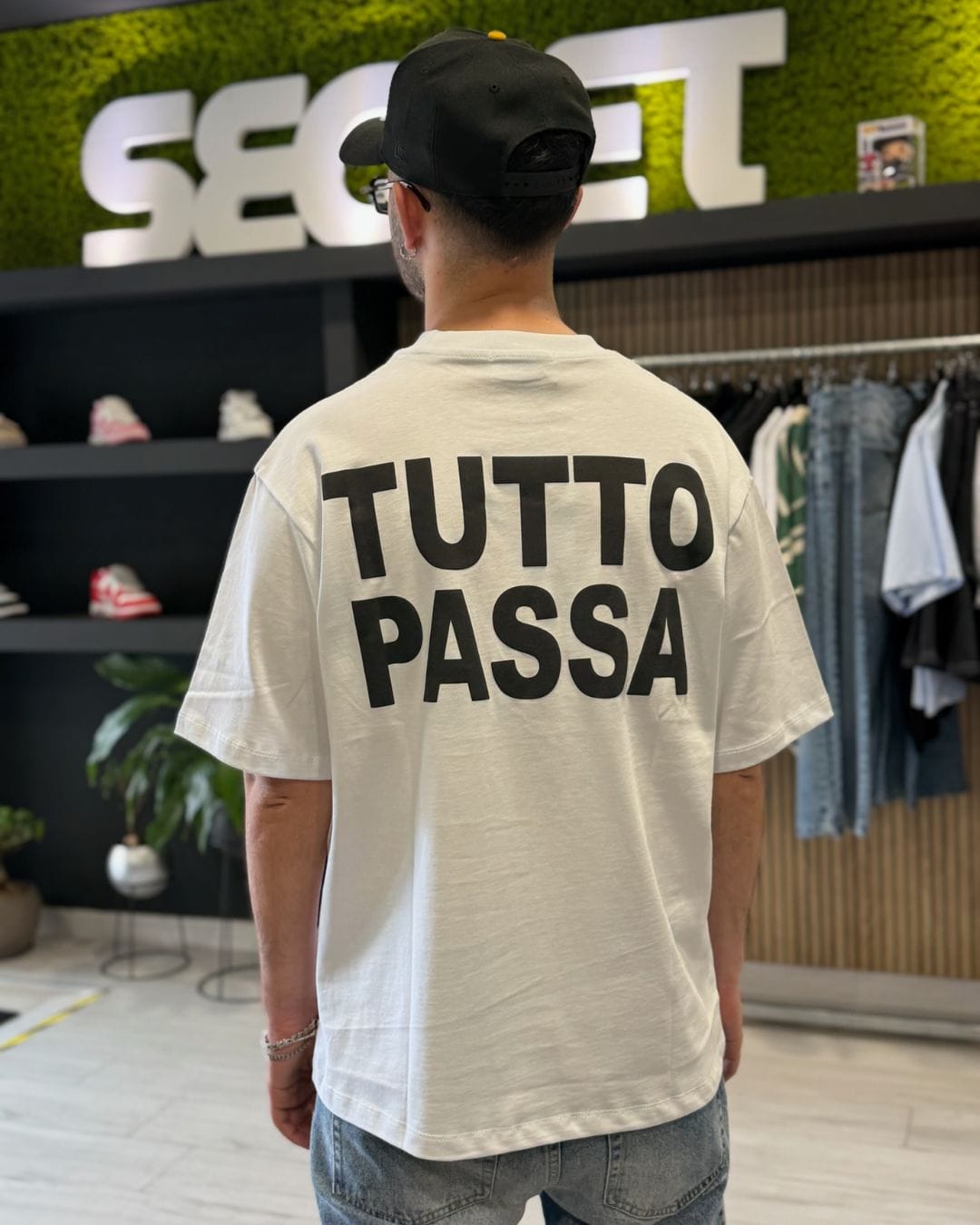 T-Shirt "TUTTO PASSA " white
