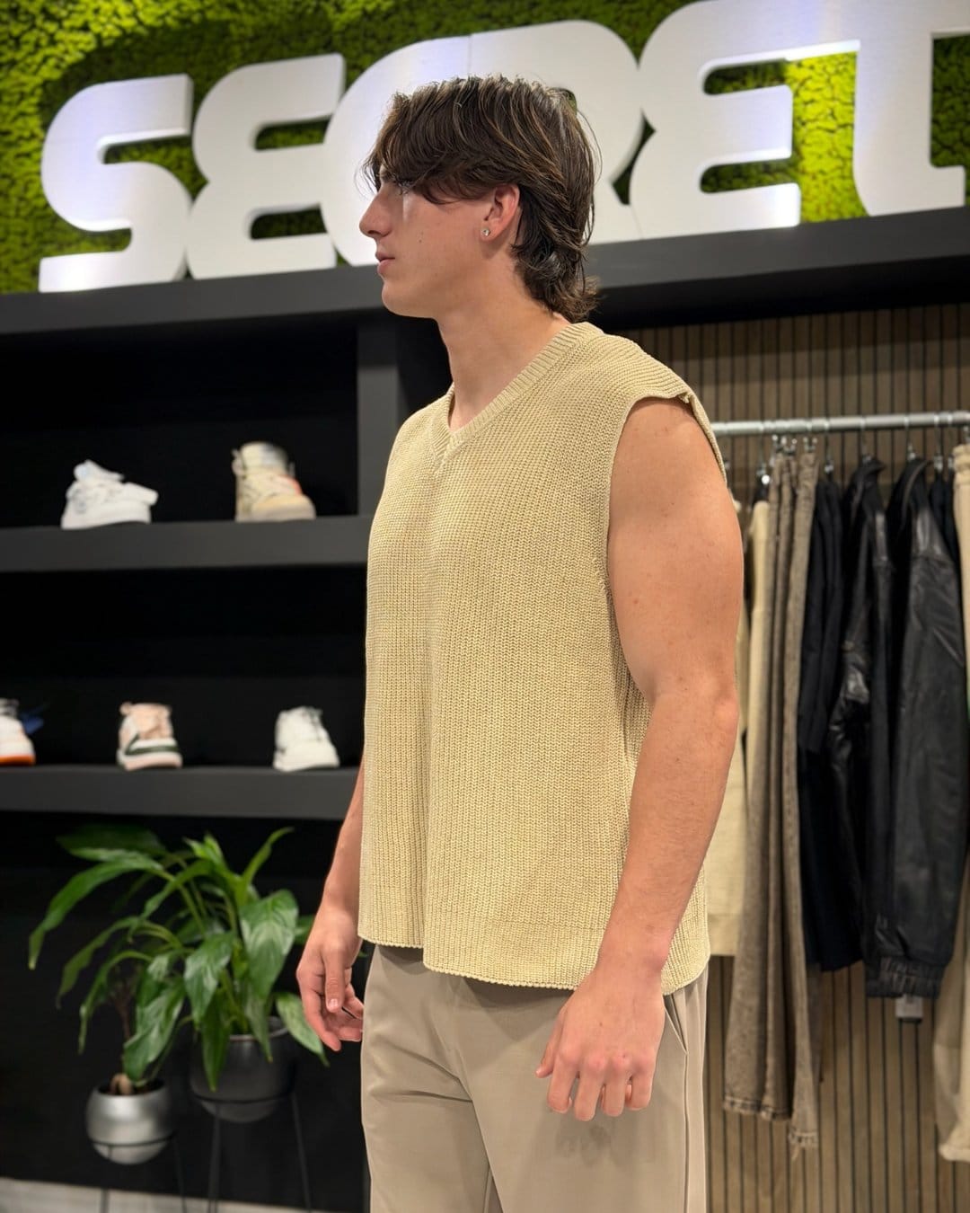 Gilet a maglia scollo a V beige