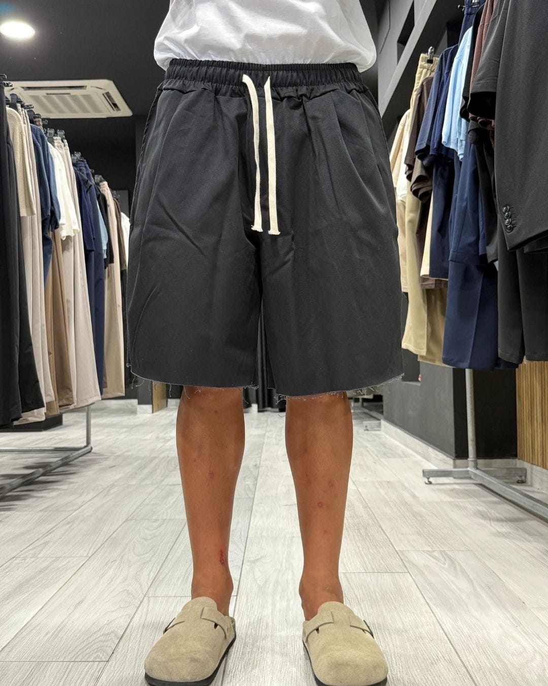 Bermuda con pinces nero