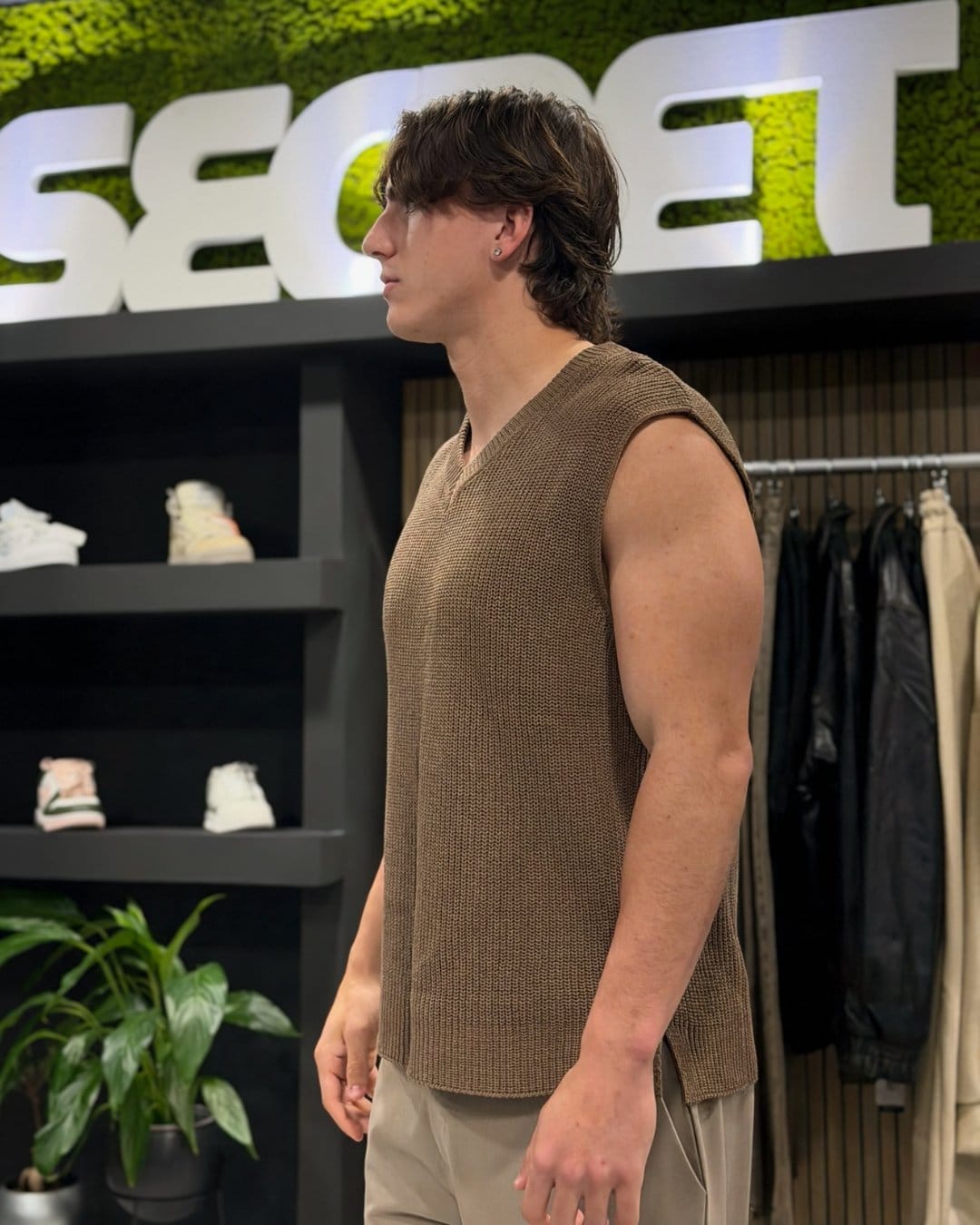 Gilet a maglia scollo a V brown